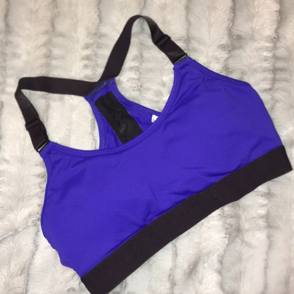 Size medium Forver 21 sport bra💕